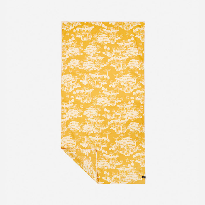 Wonderland Quick-Dry Towel